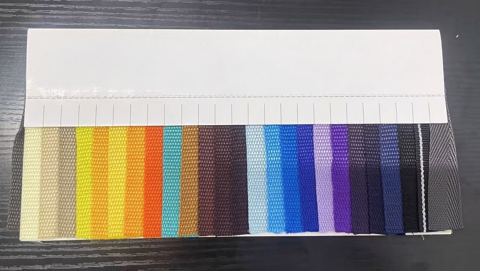 PP handle webbing color card with yellow, orange, blue, purple and dark samples.